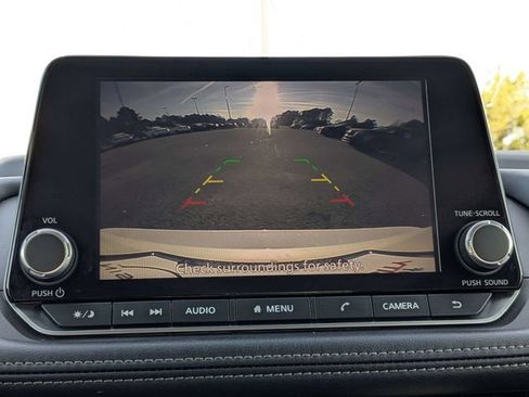 Certified 2024 Nissan Rogue SV image 29