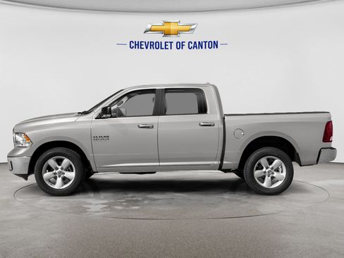 Used 2019 RAM 1500 Big Horn RWD image 3