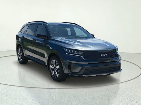 Certified 2022 Kia Sorento S w/ Panoramic Sunroof Package FWD image 8