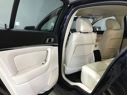 Used 2009 Lincoln MKS image 15