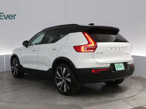 Used 2022 Volvo XC40 P8 Recharge Ultimate AWD/4WD image 17