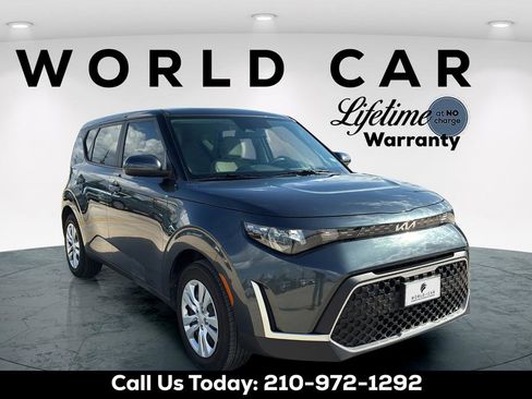Used 2025 Kia Soul LX FWD image 16