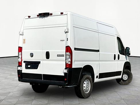 Used 2023 RAM ProMaster 2500 w/ Driver Convenience Group FWD image 6