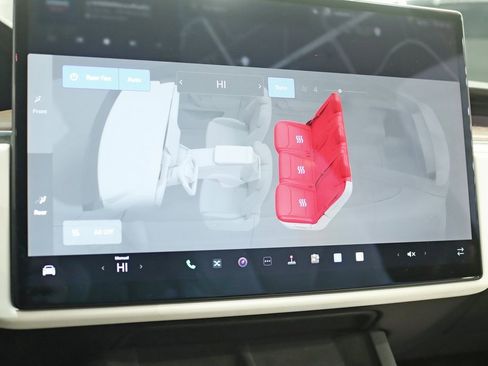 Used 2022 Tesla Model X image 18