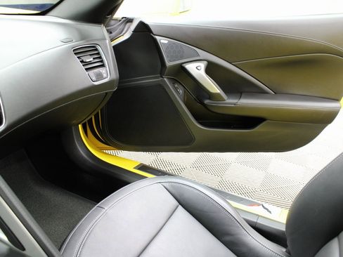 Used 2018 Chevrolet Corvette Z06 image 21