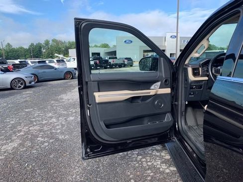 Used 2024 Ford Expedition Max Limited AWD/4WD image 22
