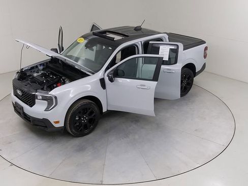 Certified 2025 Ford Maverick Lariat w/ Black Appearance Package image 57