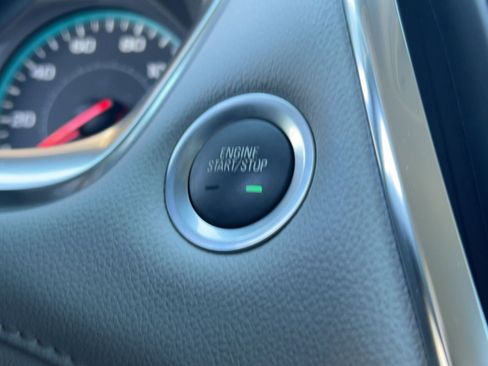 Used 2020 Chevrolet Traverse LT image 25