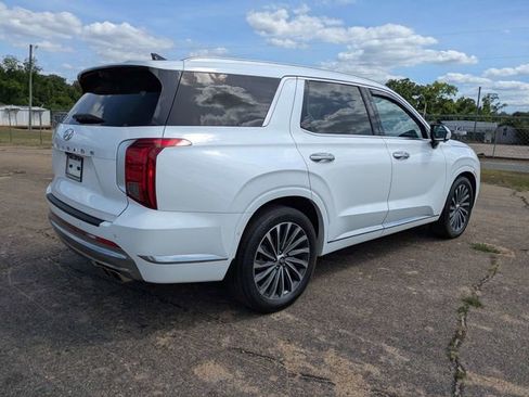 Used 2023 Hyundai Palisade Calligraphy FWD image 4