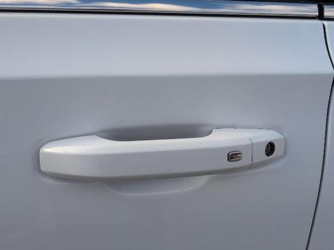 Used 2022 Chevrolet Tahoe LT w/ LT Signature Plus Package image 18