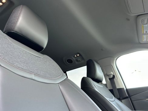 New 2025 Ford Explorer Active w/ Active Comfort Package image 19