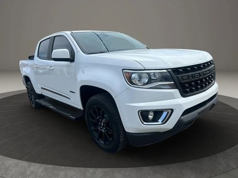 Used 2019 Chevrolet Colorado LT w/ Colorado RST Special Edition AWD/4WD image 3