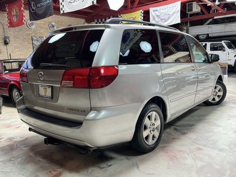 Used 2004 Toyota Sienna LE FWD image 2