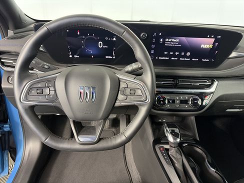 Used 2025 Buick Envista Sport Touring w/ Convenience I Package FWD image 12
