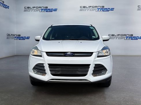Used 2016 Ford Escape SE image 2