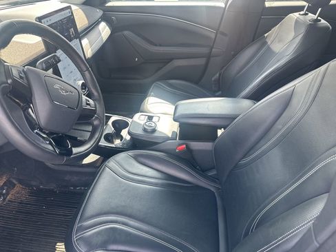 Used 2021 Ford Mustang Mach-E Premium image 9