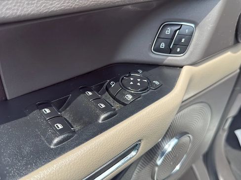 Used 2019 Ford Expedition XLT w/ Equipment Group 202A RWD image 19