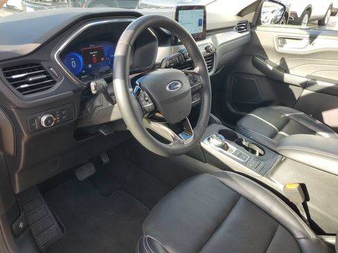 Used 2022 Ford Escape Titanium w/ Class II Trailer Tow Package AWD/4WD image 17