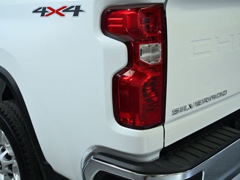 Used 2025 Chevrolet Silverado 2500 LT w/ Convenience Package image 24