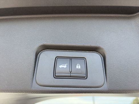 Certified 2026 Nissan Rogue SV FWD image 11