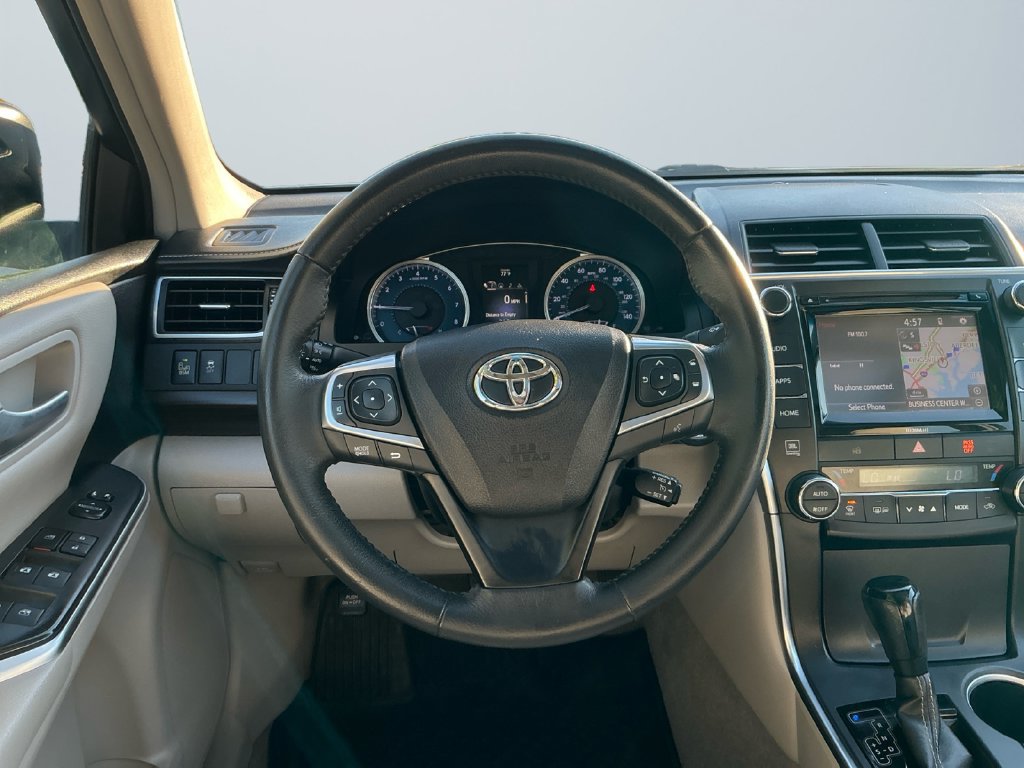 Used 2017 Toyota Camry XLE w/ Moonroof Package FWD image 5