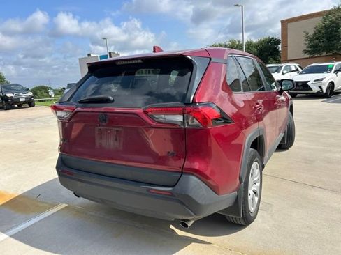 Used 2023 Toyota RAV4 LE FWD image 3