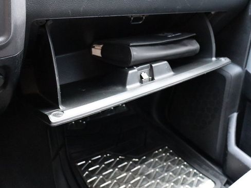 Used 2018 RAM 1500 Express image 31