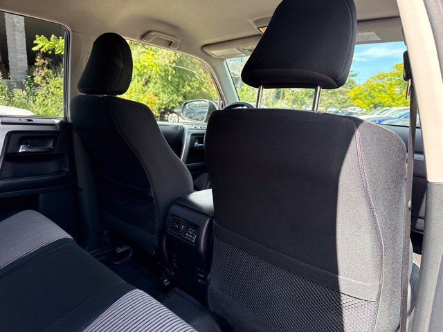 Used 2018 Toyota 4Runner SR5 AWD/4WD image 28