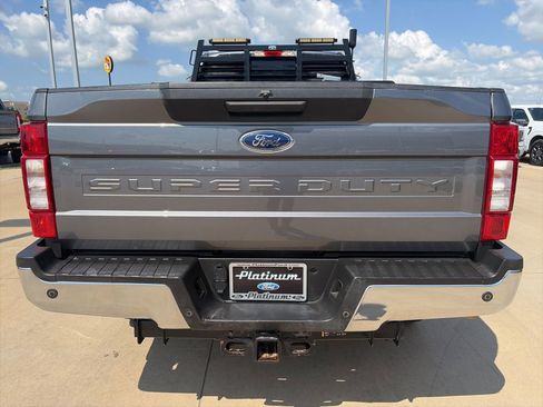 Used 2022 Ford F250 XLT w/ XLT Value Package AWD/4WD image 4