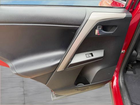 Used 2018 Toyota RAV4 XLE w/ Plus Extra Value Package image 11