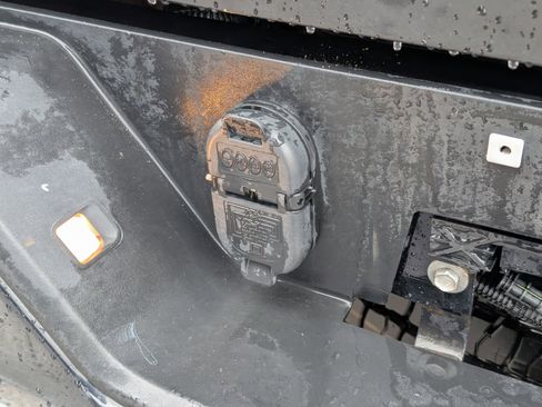 Used 2022 GMC Sierra 2500 AT4 w/ Snow Plow Prep/Camper Package image 41