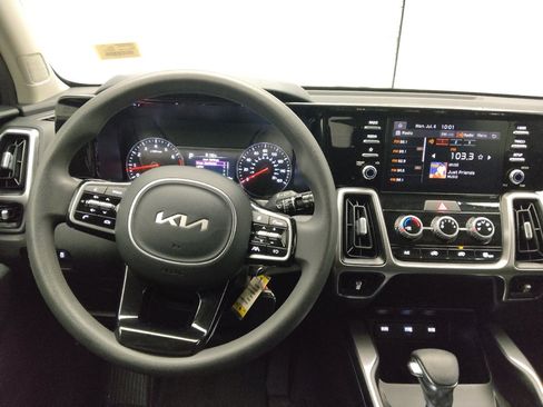 Used 2023 Kia Sorento LX FWD image 22