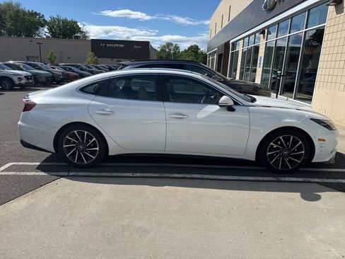 Used 2020 Hyundai Sonata Limited FWD image 2