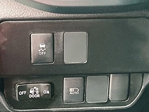 Used 2022 Toyota Tacoma SR AWD/4WD image 10