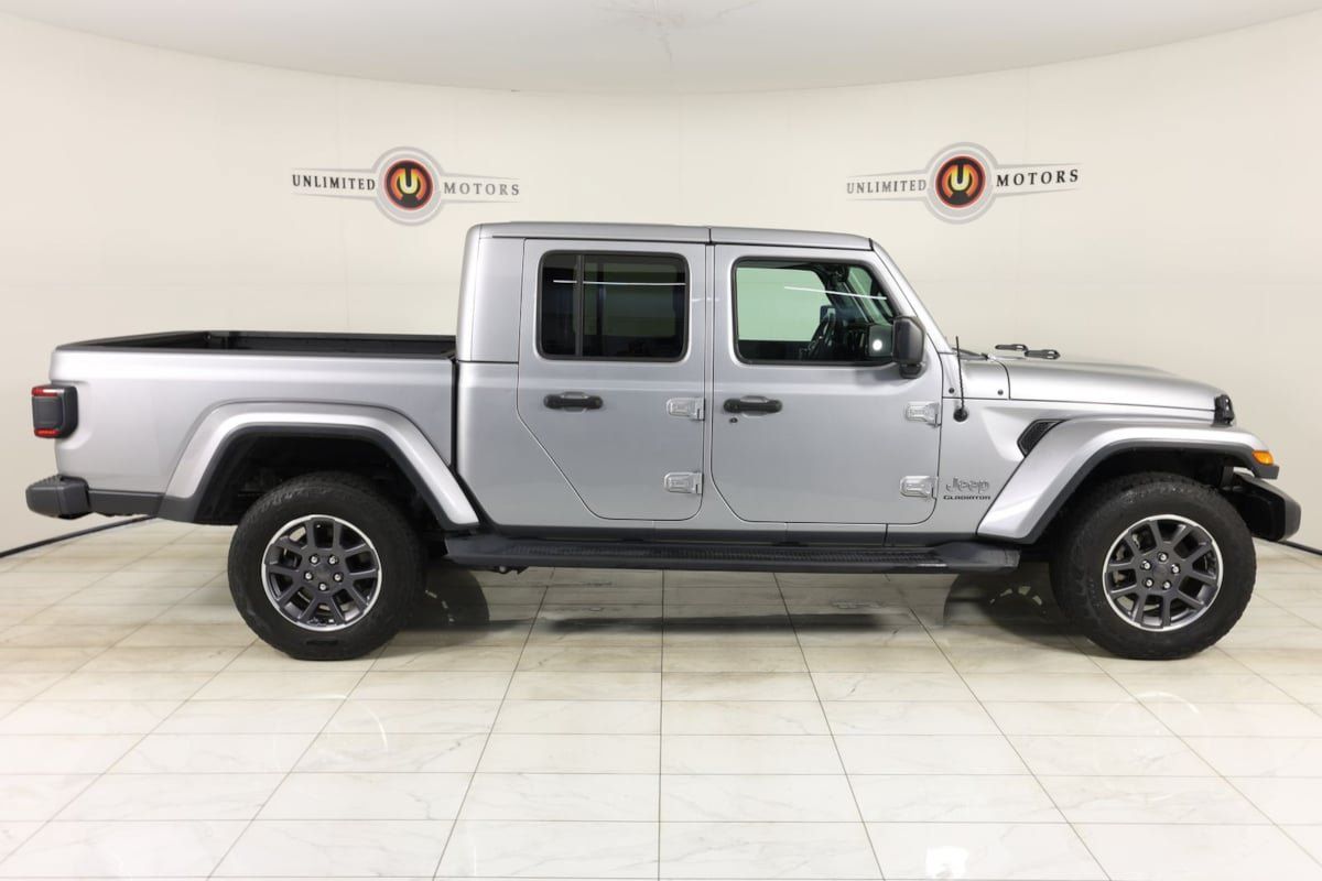 Used 2021 Jeep Gladiator Overland AWD/4WD image 2