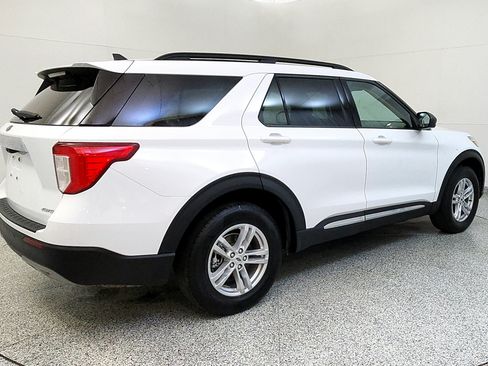 Used 2023 Ford Explorer XLT w/ Equipment Group 202A AWD/4WD image 7