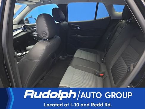 Used 2025 Chevrolet Trax LT w/ LT Convenience Package FWD image 25