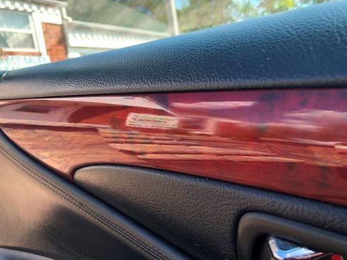 Used 2011 Lexus LS 460 AWD w/ Luxury Value Edition image 27