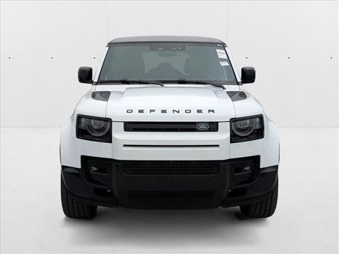 New 2025 Land Rover Defender 110 X-Dynamic SE image 6