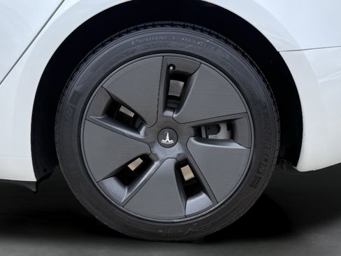 Used 2023 Tesla Model 3 Standard Range RWD image 15
