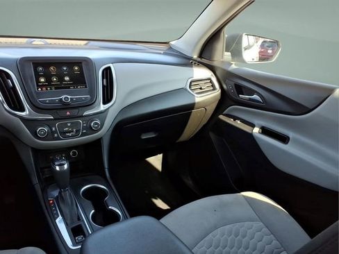 Used 2019 Chevrolet Equinox LS FWD image 19