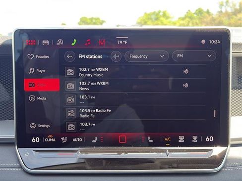 New 2026 Volkswagen Tiguan SE FWD image 21