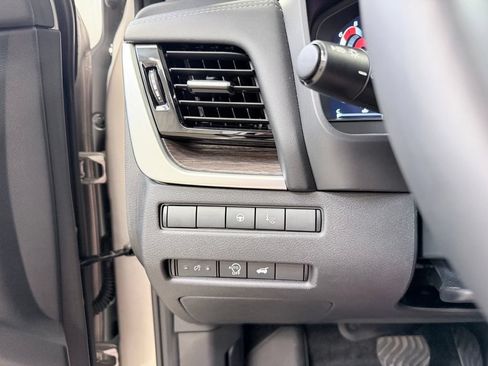 Used 2026 Nissan Rogue Platinum w/ Platinum Premium Package AWD/4WD image 37