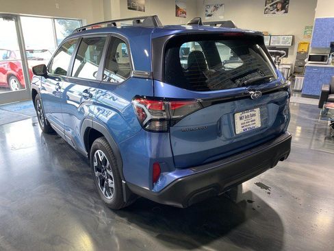 Used 2025 Subaru Forester AWD/4WD image 5