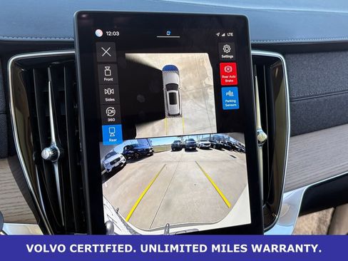 Certified 2025 Volvo XC90 B6 Plus image 24