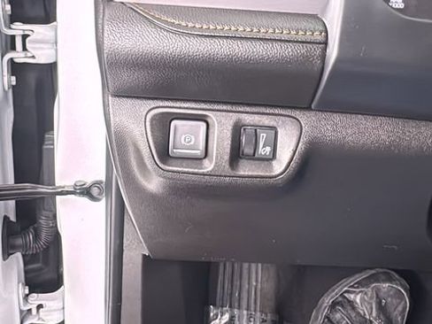 Used 2023 GMC Acadia AT4 image 37