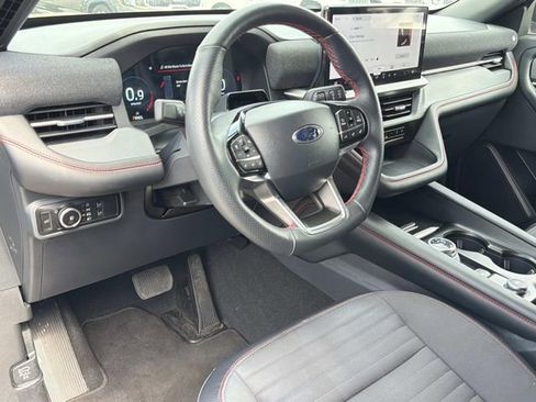 Used 2025 Ford Explorer ST-Line w/ ST-Line Street Pack AWD/4WD image 16