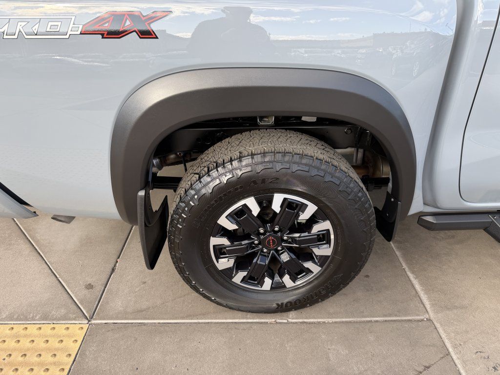 Used 2024 Nissan Frontier PRO-4X w/ Off-Road Protection Package AWD/4WD image 15