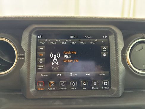 Used 2023 Jeep Wrangler Unlimited Sahara w/ Cold Weather Group AWD/4WD image 28