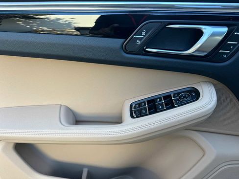 New 2026 Porsche Macan image 12